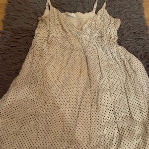 V neck  white black spotted dress medium